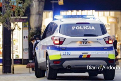 Un vehicle de policia