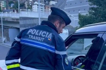 Controls policials a les escoles.
