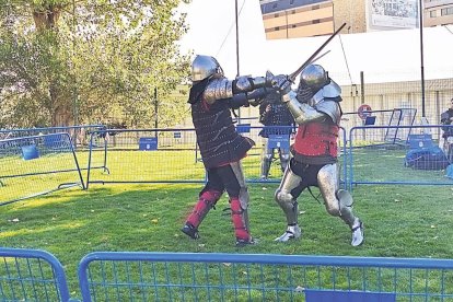 Combat de buhurt al Parc Central d’Andorra la Vella.