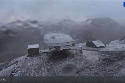 Lleugera nevada als cims més alts del país