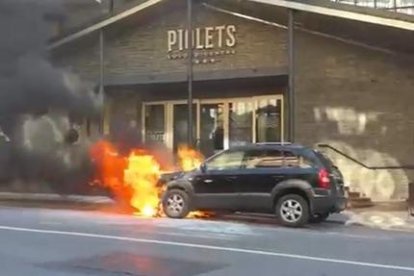 Un cotxe s'incendia a Soldeu.