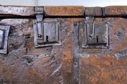 L'arca d'arxiu restaurada.