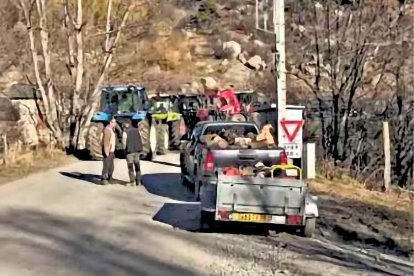 Ramaders francesos es preparen per tallar la RN20.