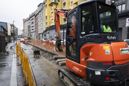 Una màquina treballant a Prada Motxilla.