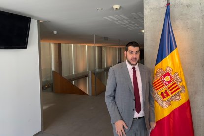 El president del Partit Socialdemòcrata, Pere Baró, durant les declaracions a la premsa.