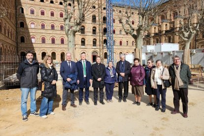 El dia 20 de febrer va tenir lloc una visita a les obres del futur 'Centre de Salut Mental Sant Lluís'.