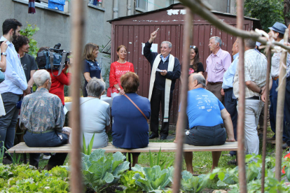 Un moment de la inauguració dels horts del Sucarana, el dilluns.