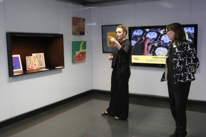 La filla de l'ex president de la Generalitat Pasqual Maragall, en la presentació de l'exposaició 'Art a consciència' al Museu del Tabac.