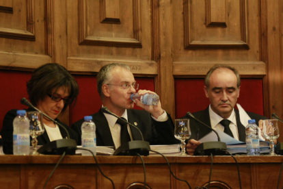 La sessió del comú de Sant Julià de Lòria, en què es van apujar impostos i es va aprovar els pressupost per al 2016.
