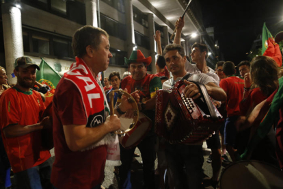 La comunitat portuguesa celebra el triomf de la selecció