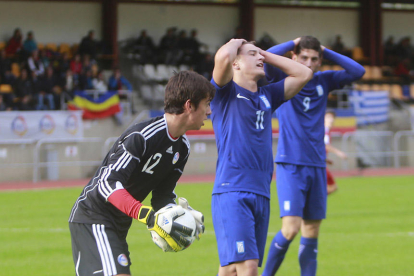 Un dels partits de la selecció sub-17 disputat a l'Estadi Comunal.