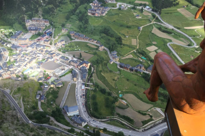 En Patrick Cordonnier va fer aquesta fotografia de  les vistes des del recent inaugurat Roc del Quer de Canillo.