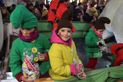 Imatges de la cavalcada dels Reis Mags a Andorra la Vella i Escaldes-Engordany