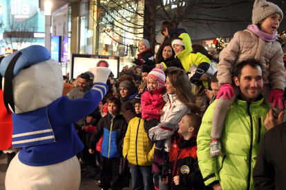 Imatges de la cavalcada dels Reis Mags a Andorra la Vella i Escaldes-Engordany