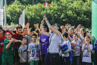 La marxa popular ha aplegat els alumnes de l'Escola Andorrana d'Andorra la Vella, els usuaris dels centre Cedre i de l'escola de Meritxell