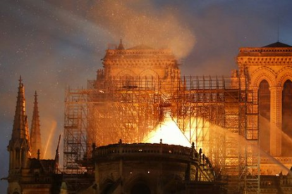 L'incendi a Notre-Dame va deixar imatges espectaculars