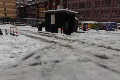 Neu acumulada a l'aparcament de la Creu Blanca d'Escaldes a les 11.19h