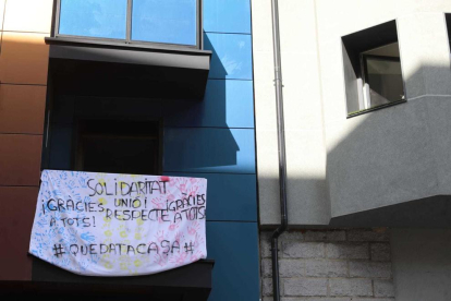 Missatges de solidaritat als balcons