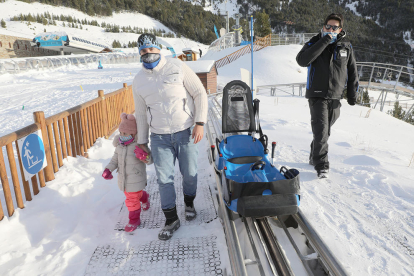 Les nevades han animat als ciutadans a gaudir de les acumulacions que s'han produït, practicant l'esquí de muntanya o de fons. Per a les famílies, activitats com el Magic de Canillo han estat un opció per sortir i fer activitats a l'aire lliure.