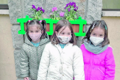 Els alumnes d'infantil del col·legi Sagrada Família d'Escaldes-Engordany van ser els encarregats de regar les plantes de l'exterior del centre aquesta setmana.