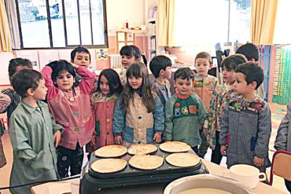 Els alumnes de la classe dels Avions de l'escola andorrana de Sant Julià de Lòria van gaudir aquesta setmana d'unes hores diferents cuinant creps. “Estaven delicioses”, asseguren des del centre.