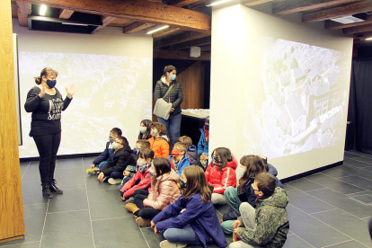 Els alumnes de l'escola andorrana d'Escaldes-Engordany van visitar dimarts la Casa de la Muntanya d'Ordino, on van gaudir d'una educació ambiental interactiva.