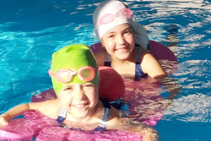 Els infants d'I3C del col·legi Mare Janer van ser dels alumnes que aquesta setmana van realitzar el primer dia d'activitats aquàtiques a la mateixa piscina del centre.