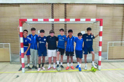 La joventut d'Escaldes-Engordany aprofitava les vacances nadalenques per fer esport amb un torneig de futbol sala al pavelló esportiu del Prat Gran.