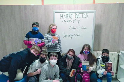Els alumnes de primer de Santa Coloma han començat l'any amb un club de lectura i què millor que gaudint de la màgia dels llibres de Harry Potter!