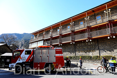 Els bombers que han sufocat el foc a Ordino
