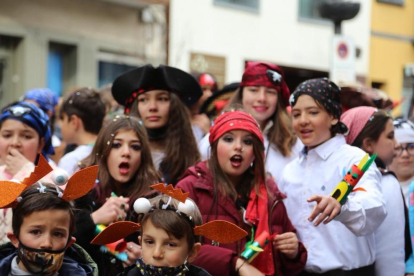 Rua de carnaval a les escoles de Sant Julià