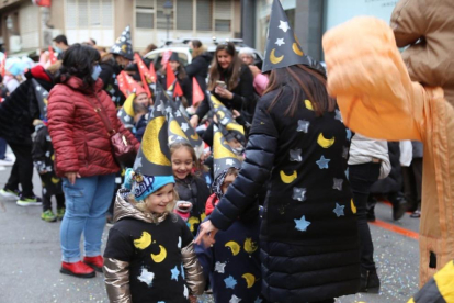 Rua de carnaval a les escoles de Sant Julià