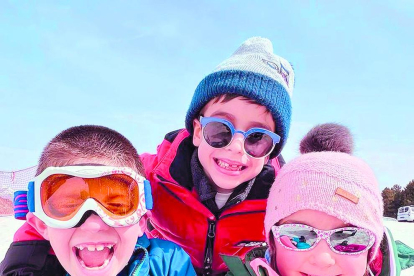 Els d'infantil del Safa d'Escaldes-Engordany van gaudir de la neu amb trineu i del jardí de neu a les pistes de Vallnord per tancar la temporada. Ara a descansar!