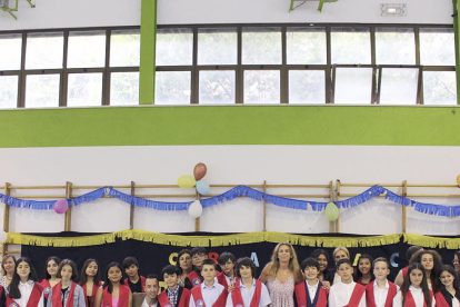 Els alumnes de sisè de primària del col·legi María Moliner van celebrar la graduació. Va ser un acte molt emotiu en què els graduats van vestir les millors gales. L'acte va comptar amb la presència de l'ambaixador d'Espanya a Andorra, Àngel Ros.