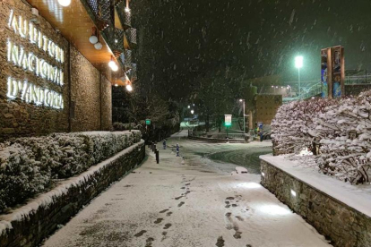 Neu ahir a la nit a l'Auditori Nacional