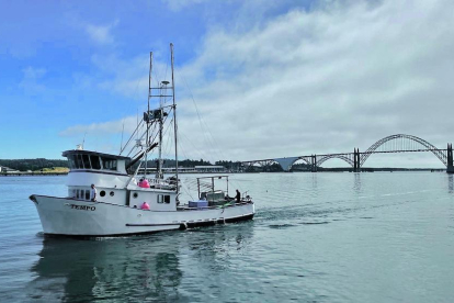 Fotografia de l'arribada al port d'un dels vaixells de pesca a Newport, costa d'Oregon, als Estats Units. En Manel ha visitat aquest estiu el nord-oest del país estatunidenc.