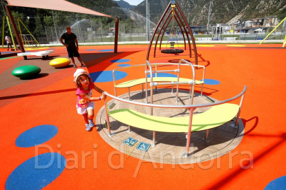 Jocs per als infants al nou parc fluvial