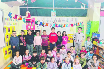 Els alumnes de la comissió Gust per la Lectura de la classe de Narval de l'escola andorrana d'Andorra la Vella s'han acomiadat dels nens i nenes de la classe de les Marietes, abans d'iniciar les festes de Nadal. Fins a l'any vinent!