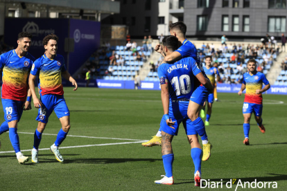 FC Andorra - Ponferradina. Carlos Martínez celebra el segon gol dels tres que va marcar