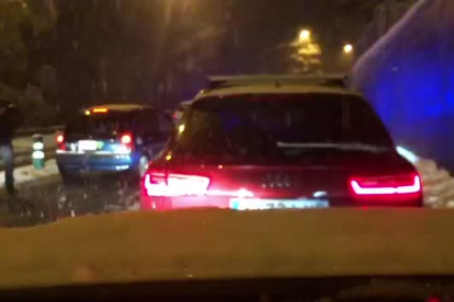 Vehicles aturats al túnel del Pont Pla