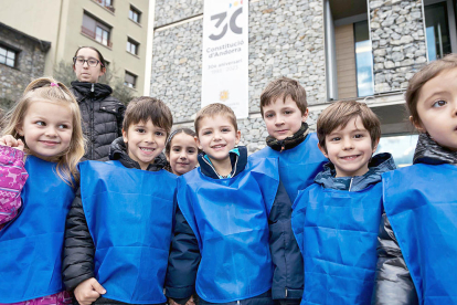 Els infants van aprofitar la celebració de la Constitució i les portes obertes al Consell General i a Casa de Vall per visitar les instal·lacions i gaudir d'un berenar i tallers.