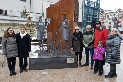 Inauguració de l'escultura d'agermanament entre la Massana i Vidrieres