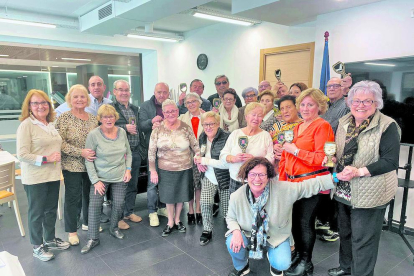 Els membres de l'Associació de la Gent Gran d'Escaldes s'han reunit a la llar de jubilats de la parròquia per prendre part al lliurament de premis del campionat de jocs de taula.