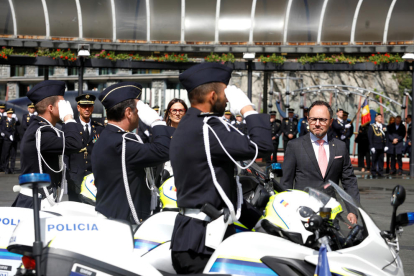 El cap de Govern, Xavier Espot, a la plaça del Poble durant la celebració del dia de la patrona del cos de policia.