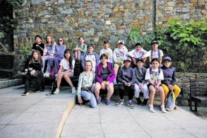 Els joves de l'escola francesa del comú d'Escaldes van participar en un 'Clean Up Day' a la zona de Can Noguer. Aquesta és una de les iniciatives proposades pel Consell d'Infants.
