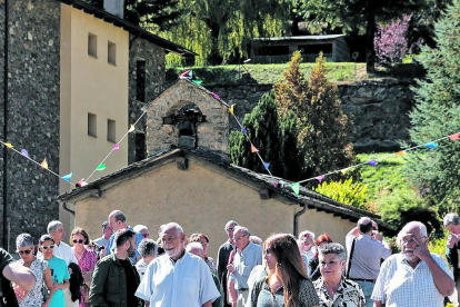 Ordino va donar el tret de sortida a la festa major d'Ansalonga amb la celebració de la missa solemne. Els participants van poder gaudir d'un pica-pica a l'exterior de l'església.