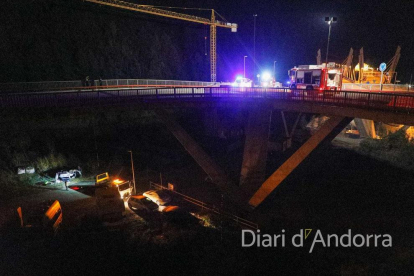 La grua que va anar a recollir el cotxe accidentat