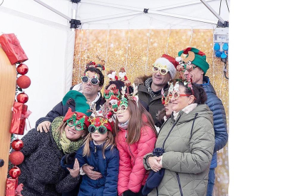 Ordino celebra la tradicional Fira de Nadal amb espectacles itinerants i figurants disfressats i una àmplia oferta de menjar i productes gastronòmics.