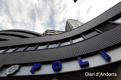 Policia Despatx Central Escaldes Engordany 
Façana Policia

Foto: Fernando Galindo