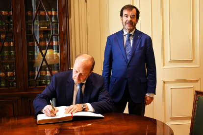 Signatura de l’acord a Madrid.